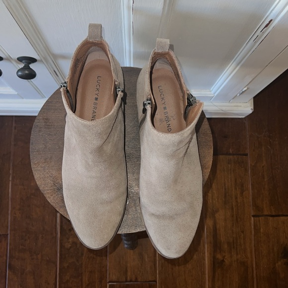 Women’s Lucky Brand Basel Suede Ankle Booties (Size 9/Medium) - Picture 6 of 6